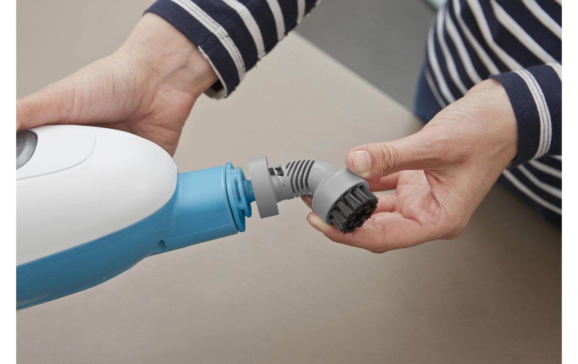 Black & Decker BLACK+DECKER Dampfreiniger – 380 ml, weiss, für Gartenmöbel