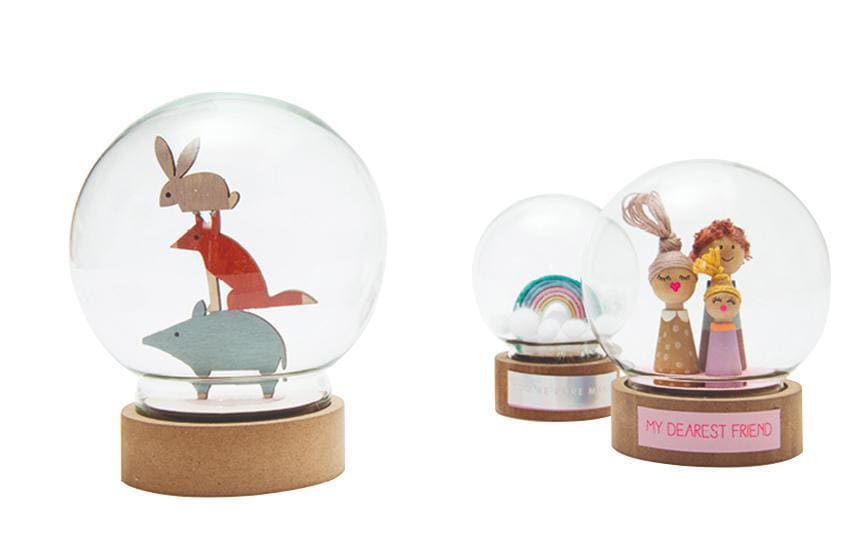 Rico Design Glasdekokugel mit Sockel – Ø 10 × 12,5 cm – Glas & Holz, mehrfarbig