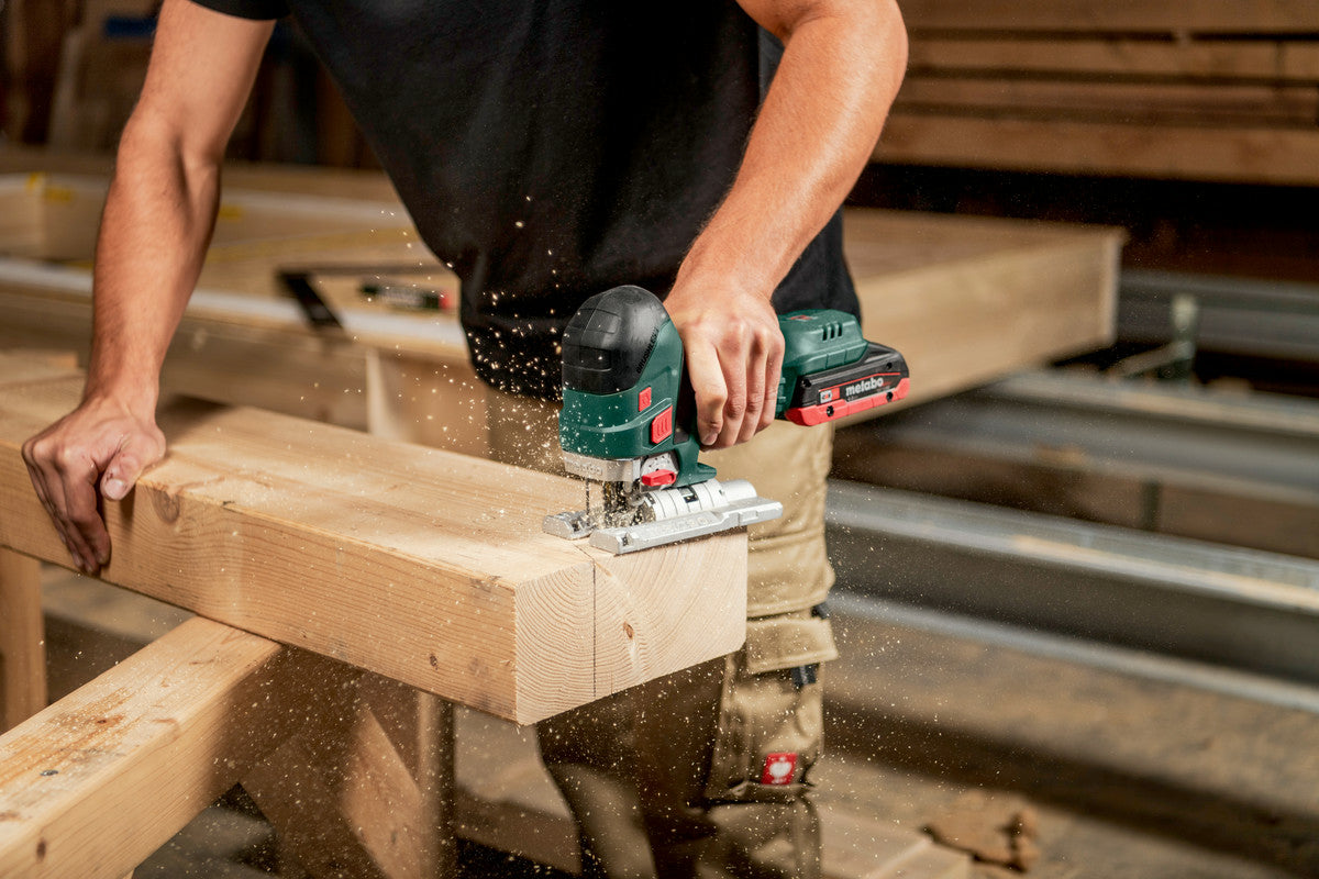 Metabo Stichsäge STA 18 LTX 150 BL – 18 V (CAS) – Schnellwechsel-System – Schnitttiefe in Holz 150 mm – Solo