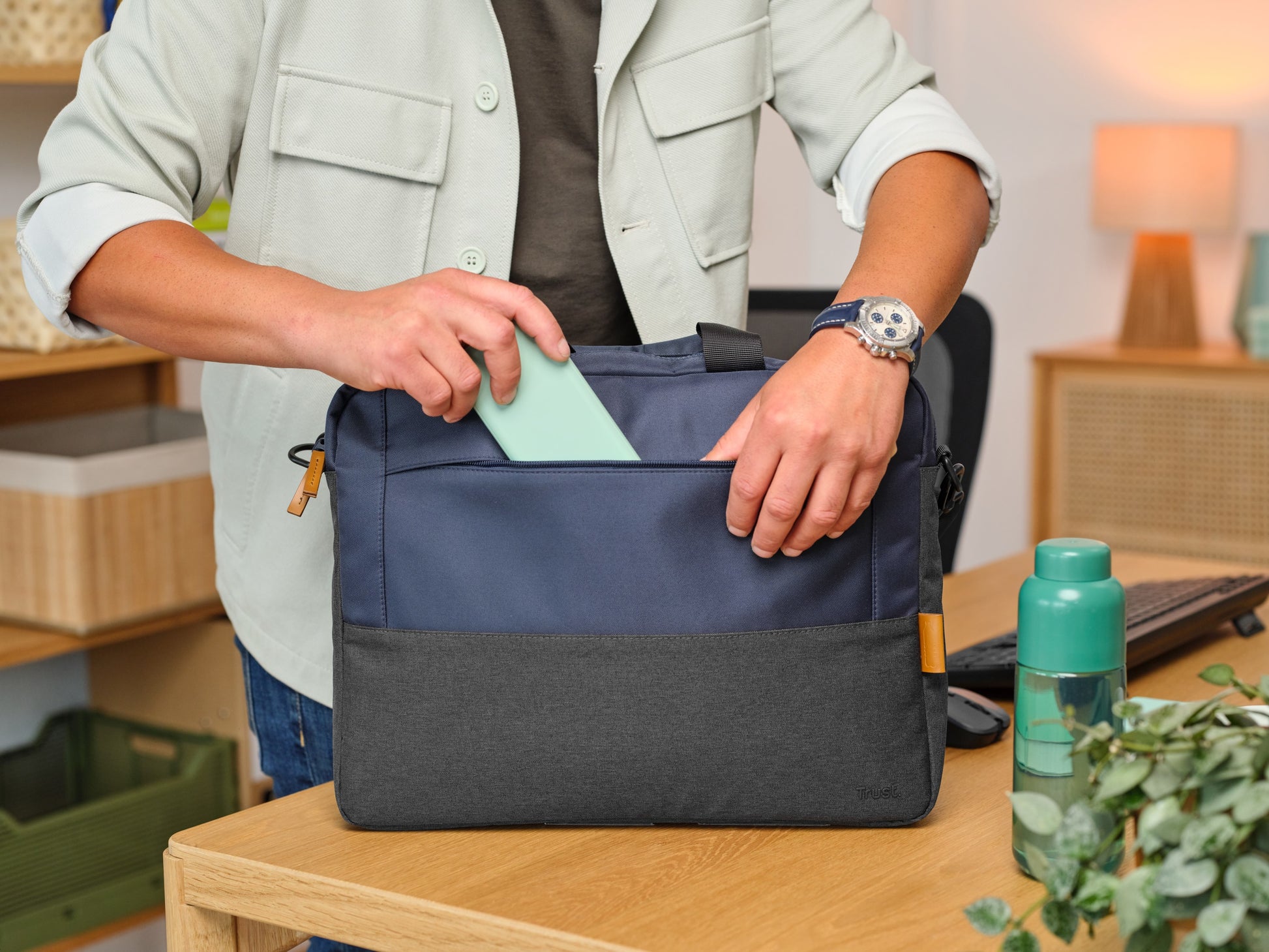 Trust Notebook-Tasche für Notebooks bis 16" – schockresistent, wasserdicht – Blau