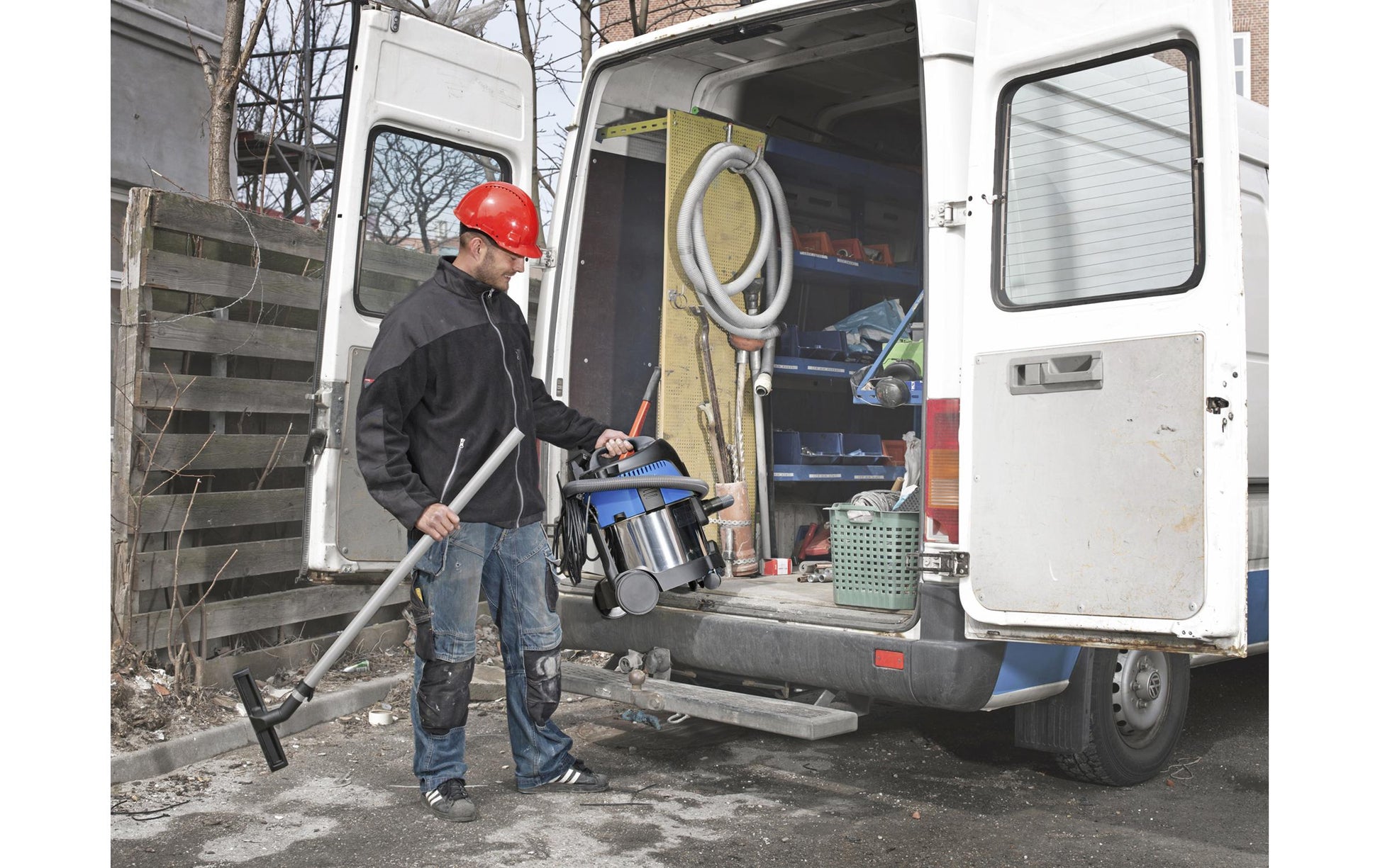Nilfisk Luftstaubbläser Aero 21-01 PC – 2-in-1, 1250 W, 20 l, Netzbetrieb