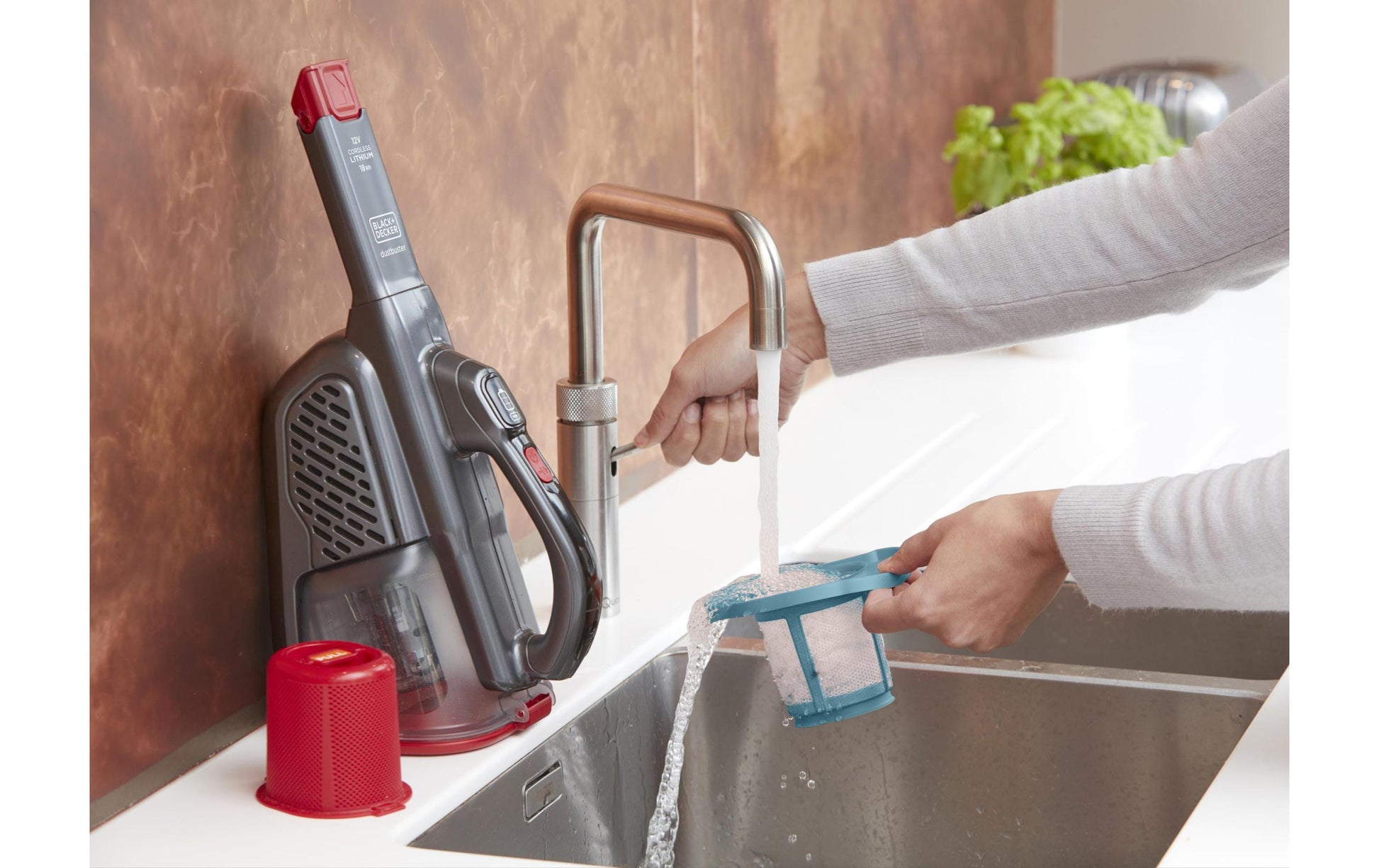 Black & Decker Absauganlage Dustbuster – Schwarz/Rot