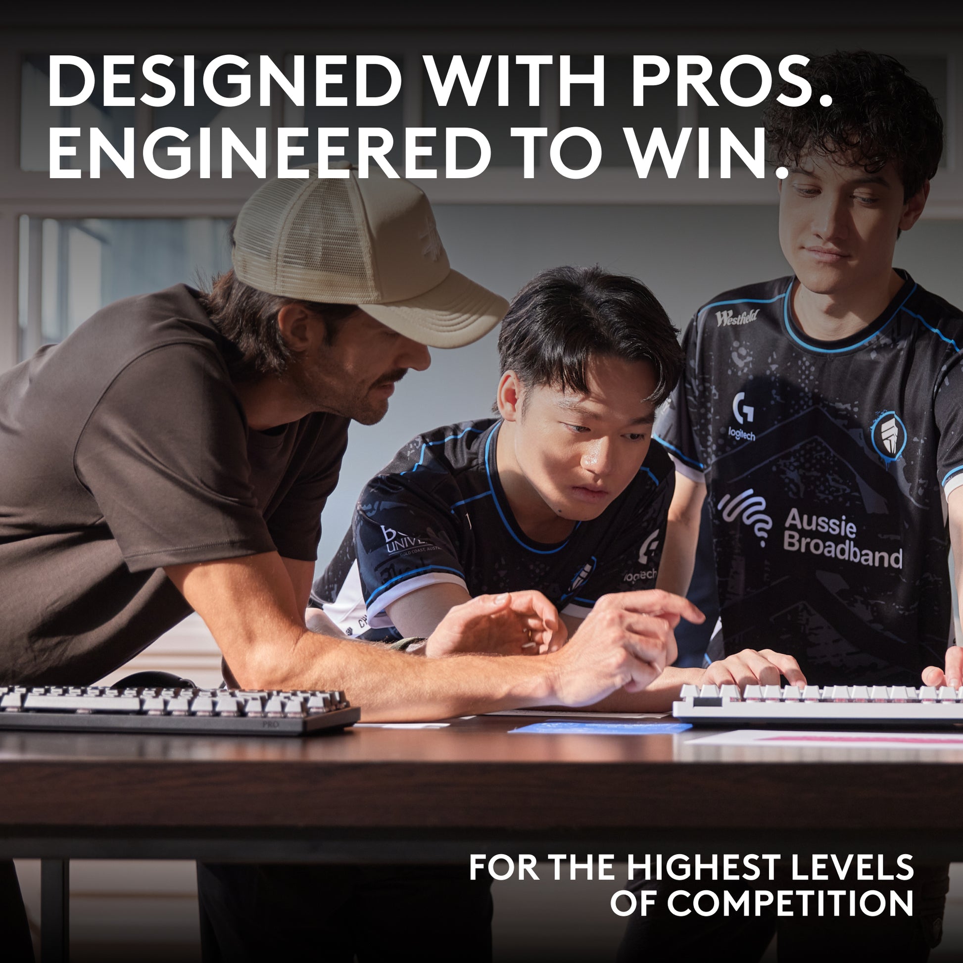 Logitech G PRO X 60 – Tastatur 60% – Mechanisch – Bluetooth & 2,4 GHz – QWERTZ (CH) – RGB – Schwarz
