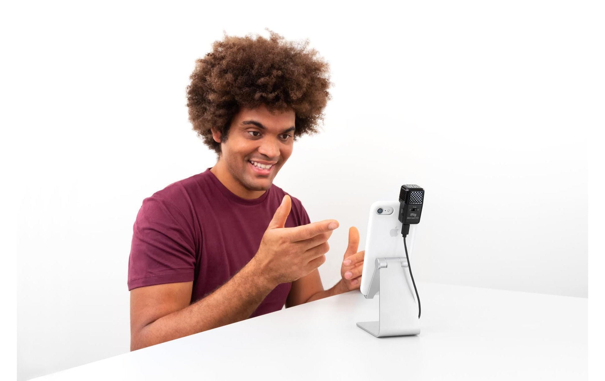 IK Multimedia iRig Mic Cast HD Lavaliermikrofon – USB, Niere, 40–20'000 Hz, für iOS/Android/Mac/PC, Schwarz