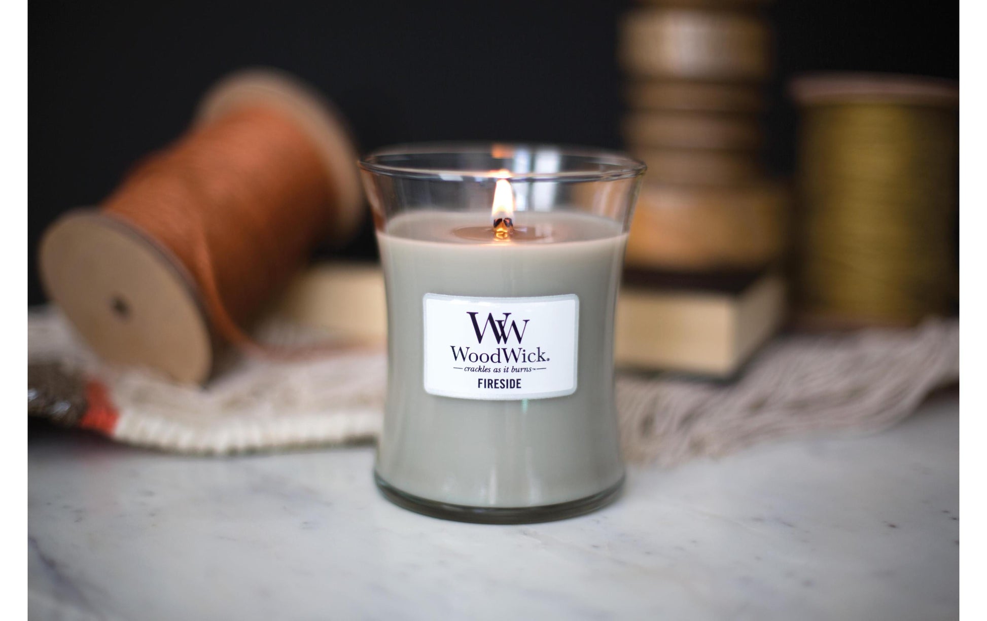 WoodWick Duftkerze – Moschus – Ø 7 × 8,3 cm