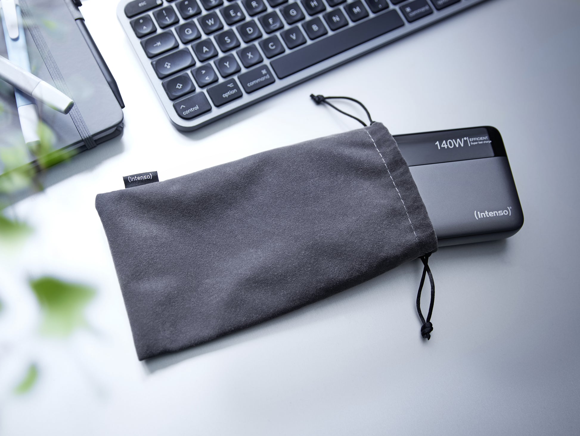 Intenso Powerbank 25'000 mAh – 140 W PD, 2× USB-C, 1× USB-A, grau/schwarz