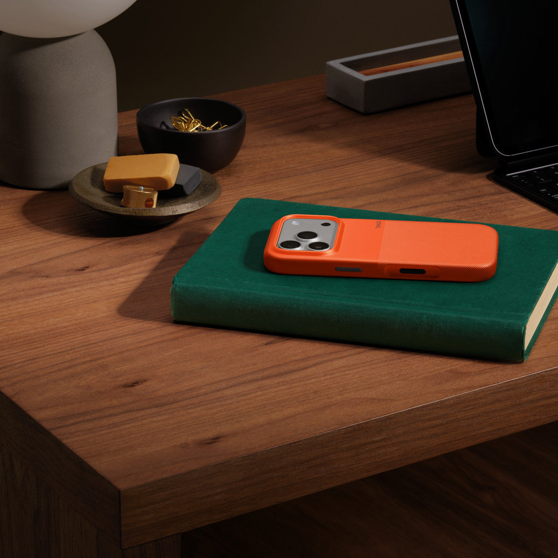 Apple Backcover – für Apple iPhone 17 Pro – orange – TPU, MagSafe-kompatibel