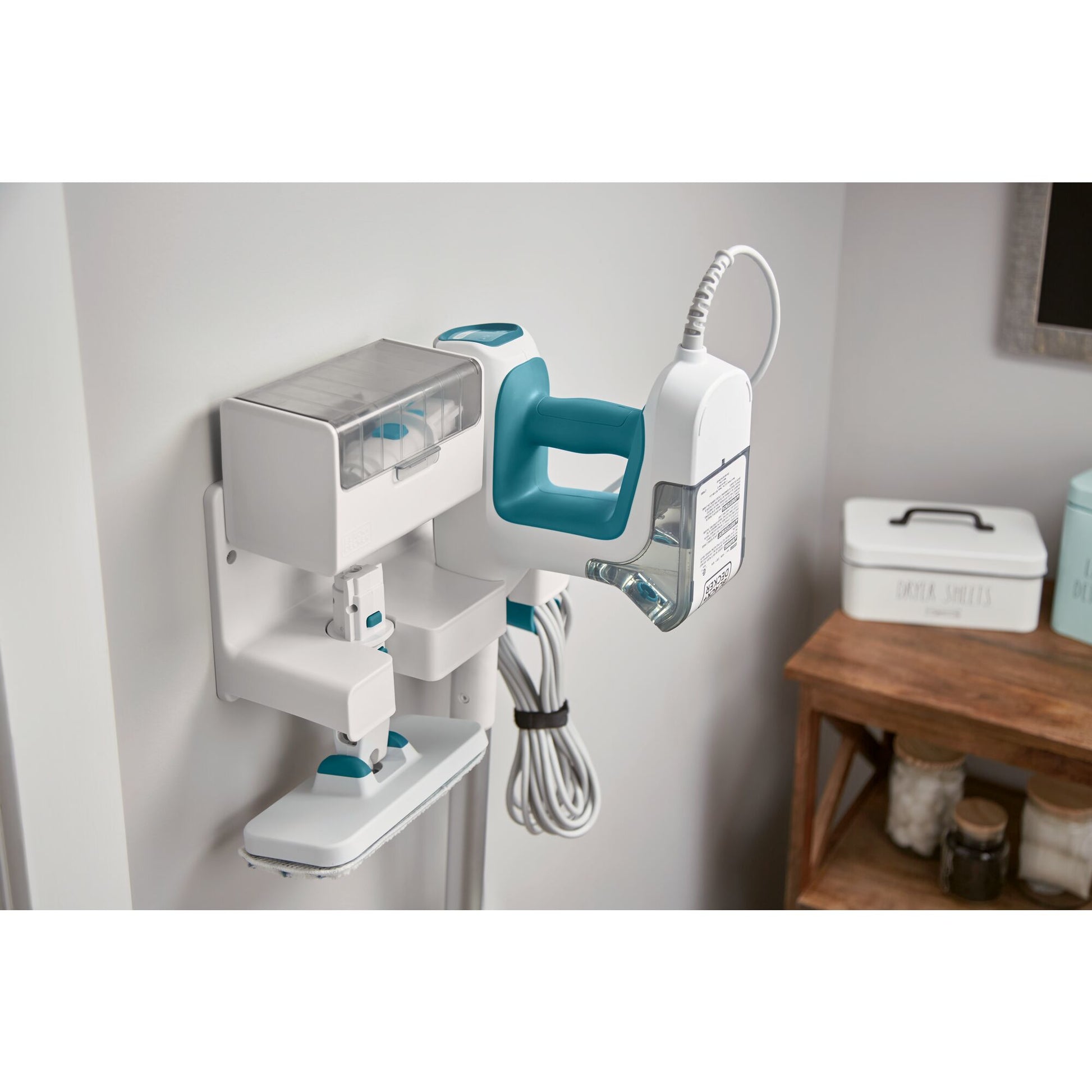 Black & Decker Dampfbesen – 500 ml, türkis, weiss, für Hartböden