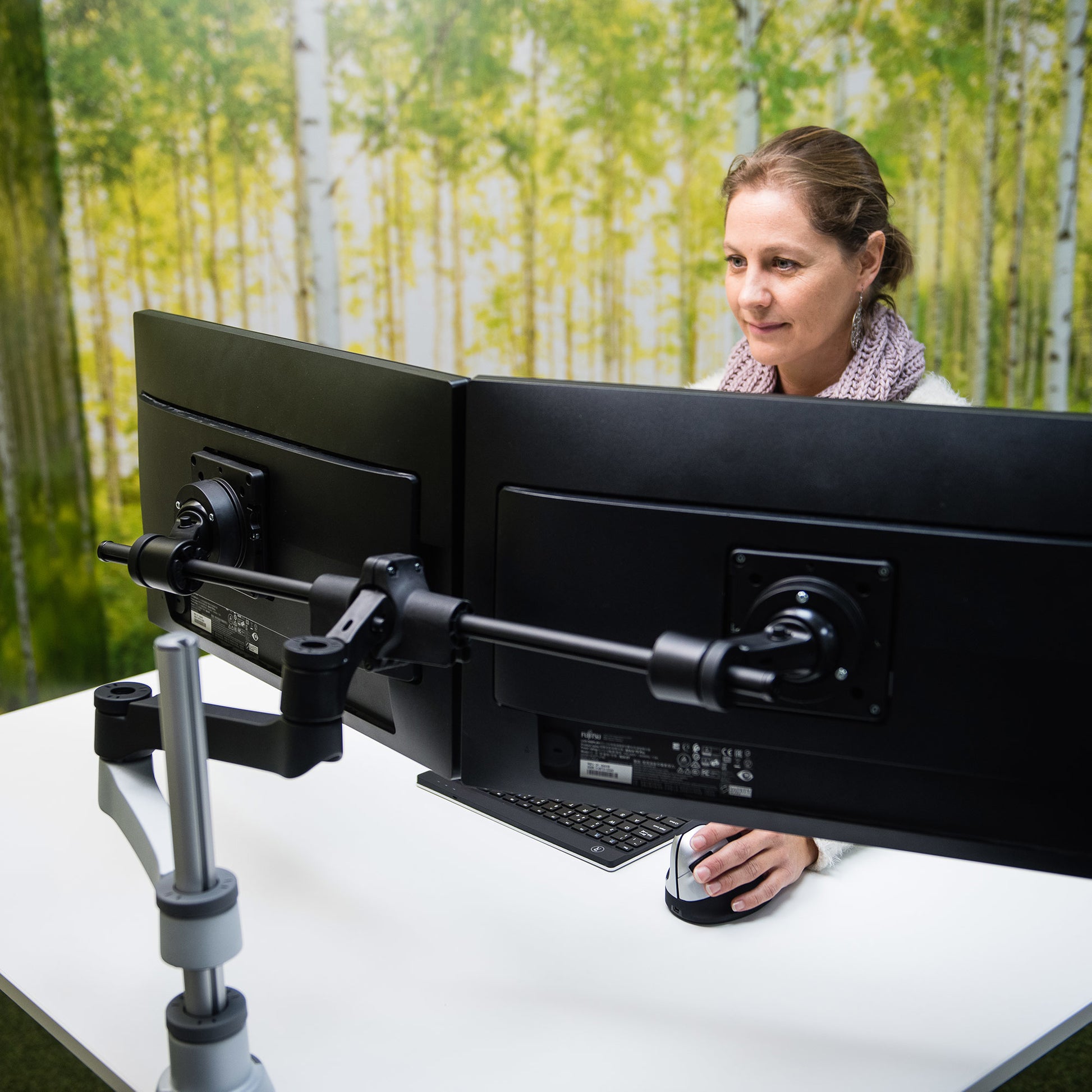R-Go Tools Smartbar – Monitorarm Tischhalterung – 2 Monitore – 24–26" – VESA 75×75/100×100 mm – bis 8 kg pro Monitor