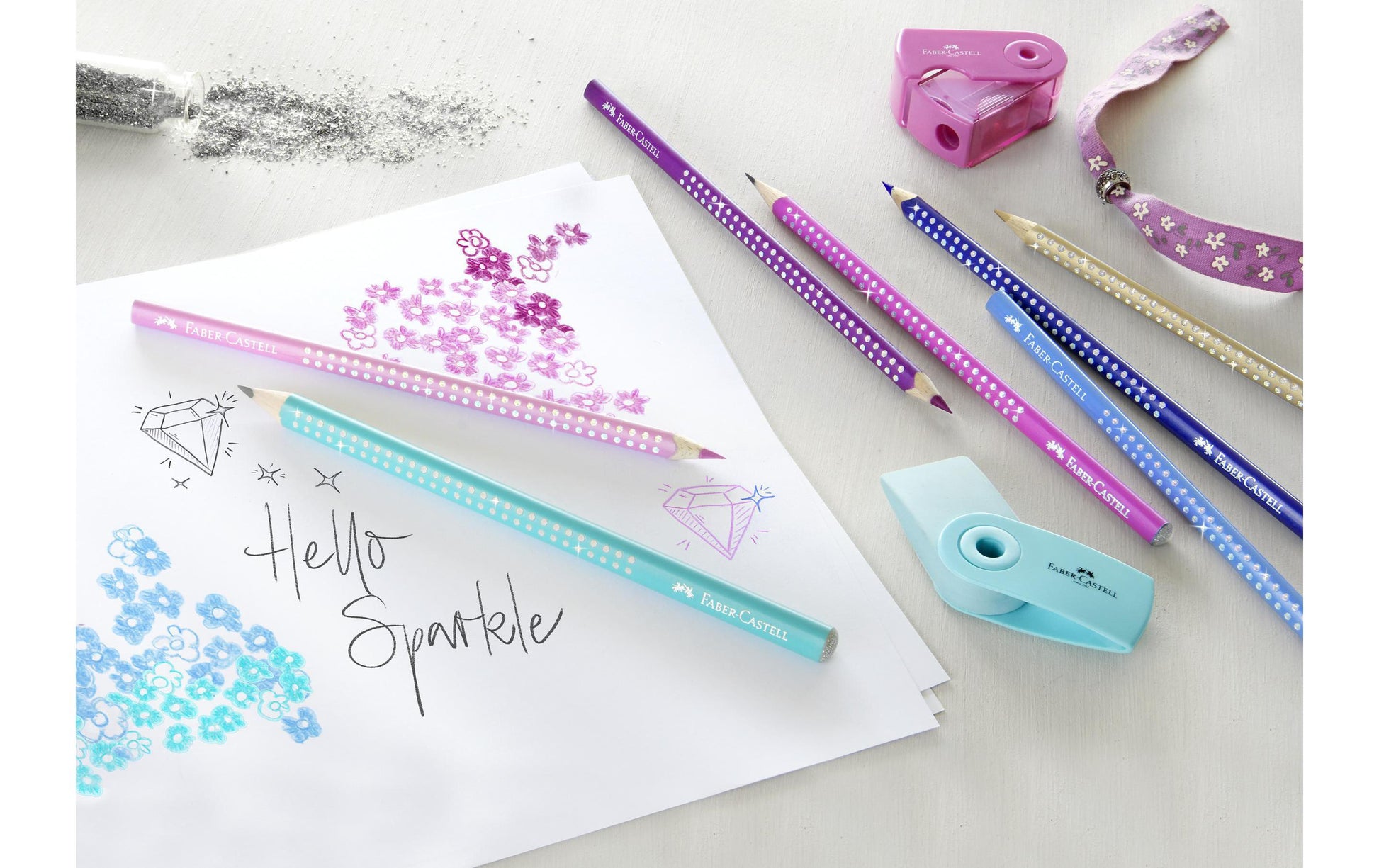 Faber-Castell Aquarellfarbstifte Grip Sparkle – 20 Farben, im Metalletui, mit Spitzer, Ø 3 mm, dreikantig, FSC