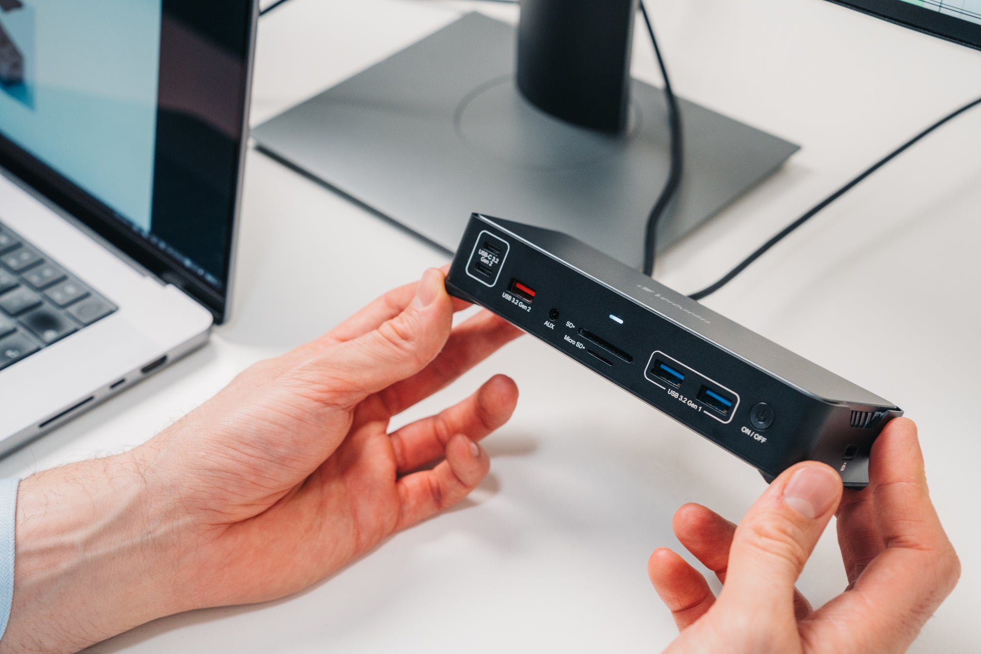 Verbatim CDS-15 Dockingstation – USB-C, 1× DP, 2× HDMI, 4× USB-A, 100 W PD, GbE, 3,5 mm Audio, für Windows/Mac