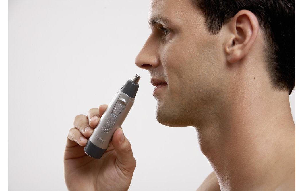 Braun Nasen- und Ohrtrimmer EN10 – wasserfest, Edelstahlmesser – batteriebetrieben