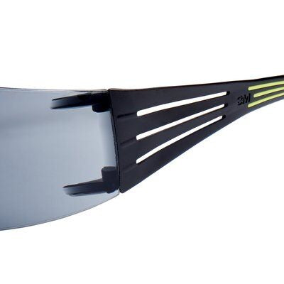 3M Schutzbrille SecureFit SF4000GC1 – grau, kratzfest, schwarz, grün