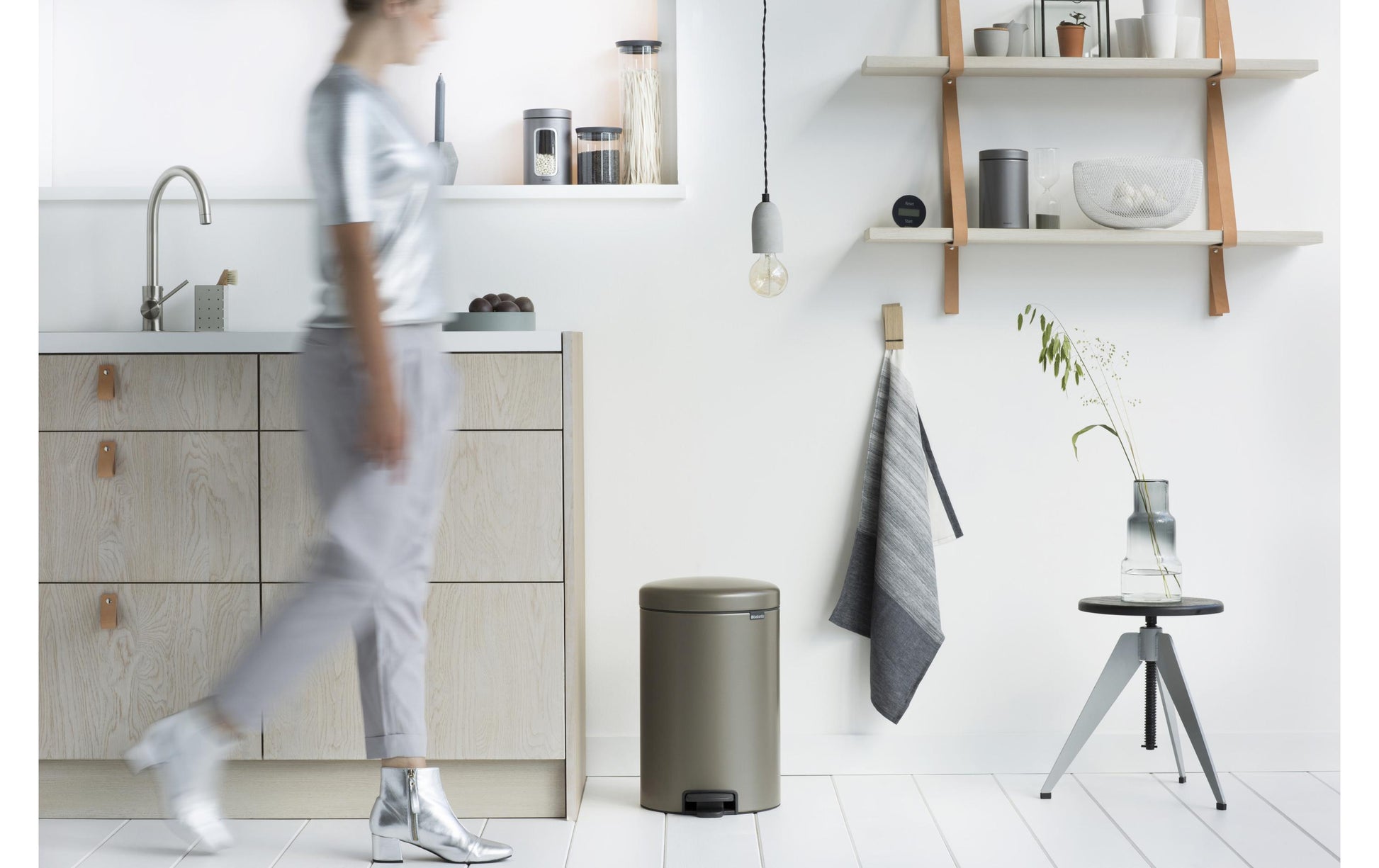 Brabantia NewIcon Treteimer – 20 l – Edelstahl – B × H × T 290 × 467 × 380 mm