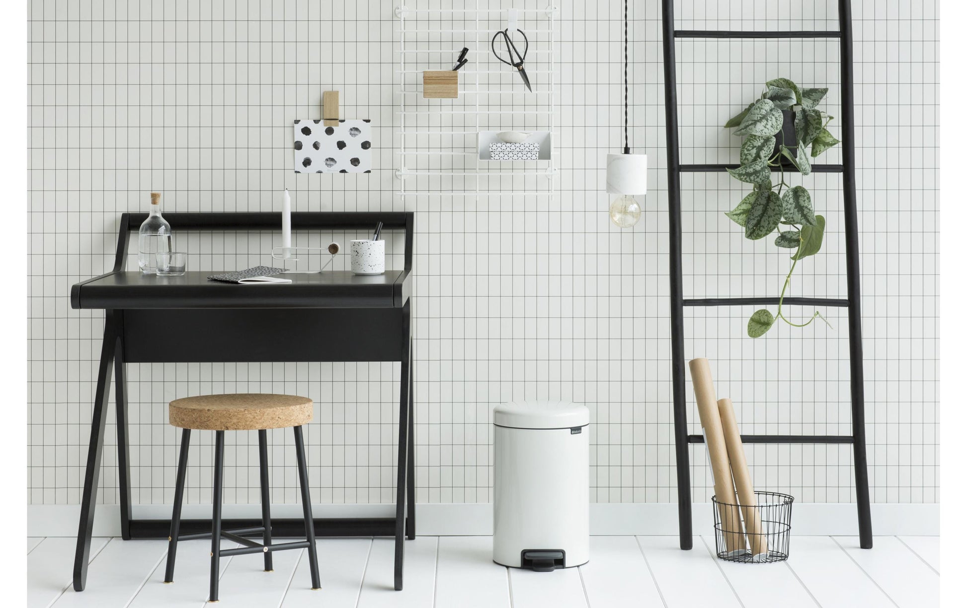 Brabantia NewIcon Treteimer – 12 l – Edelstahl, rund – Weiss – Soft-Close
