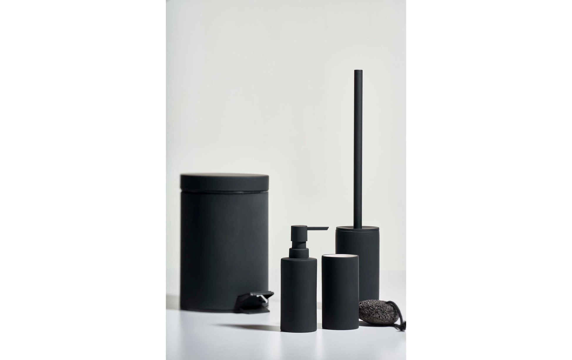 Zone Denmark Treteimer – 3 l – Edelstahl, rund – schwarz