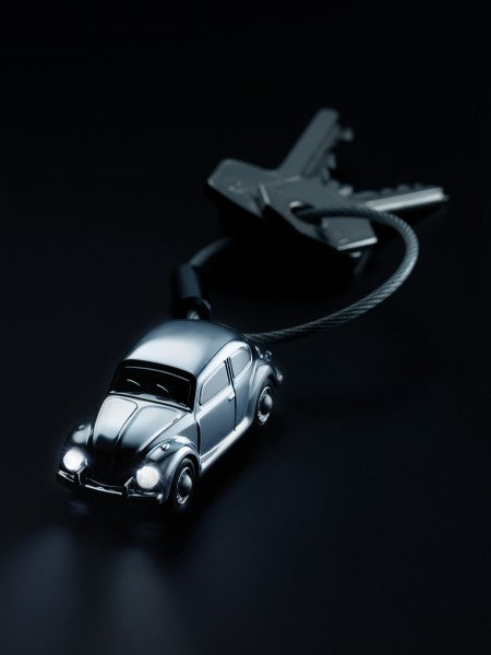 TROIKA Schlüsselanhänger Beetle 1964 – Silber, 18 × 15 mm