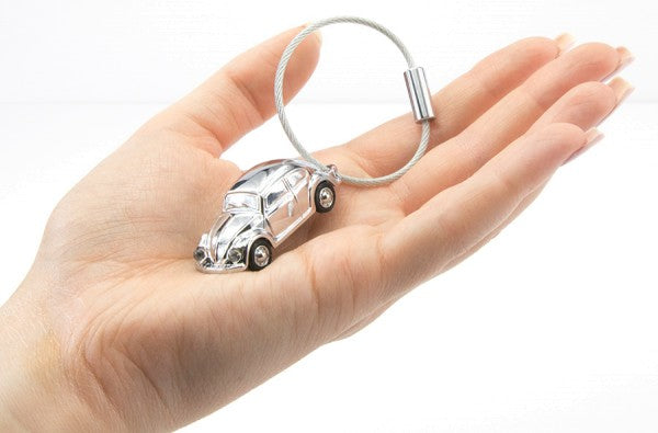 TROIKA Schlüsselanhänger Beetle 1964 – Silber, 18 × 15 mm