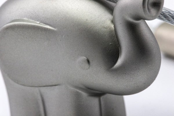 TROIKA Schlüsselanhänger Little Elephant – Silber, 17 × 30 mm