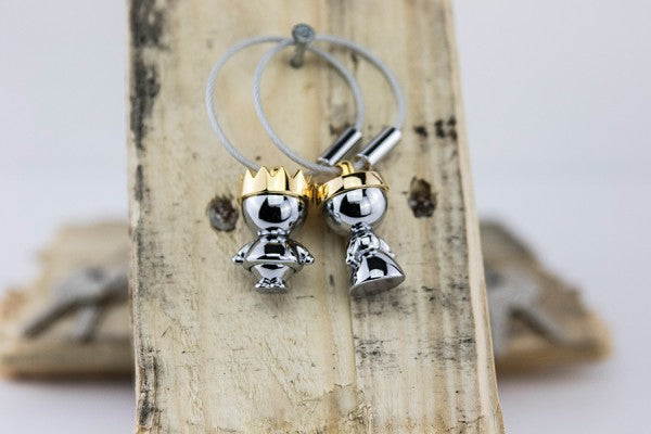 TROIKA Schlüsselanhänger Little King & Queen – Gold/Silber, 90 × 23 mm, 2er-Set