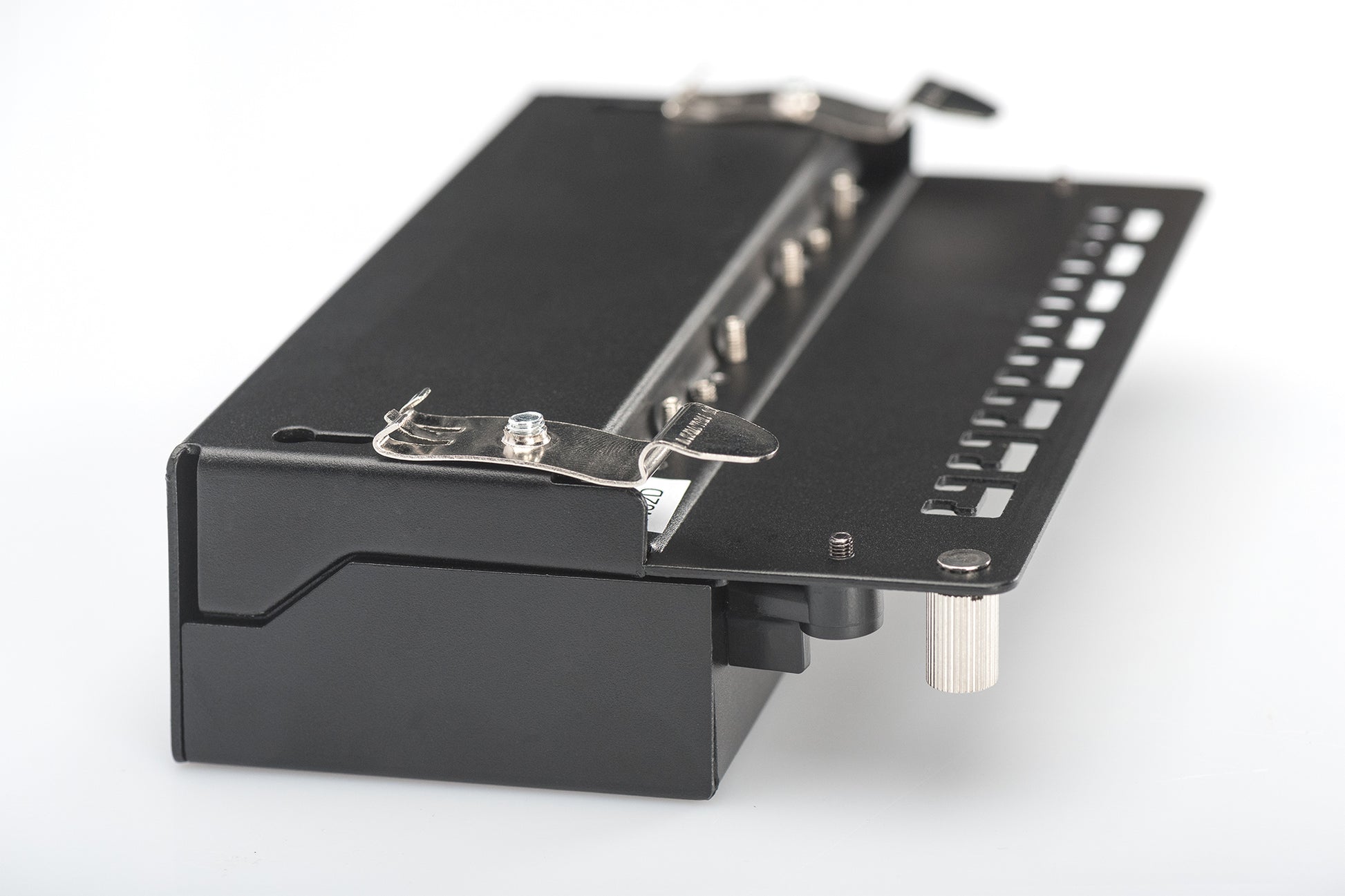 Digitus Hutschienen-Montageset – für Desktop-Patchpanel, Edelstahl