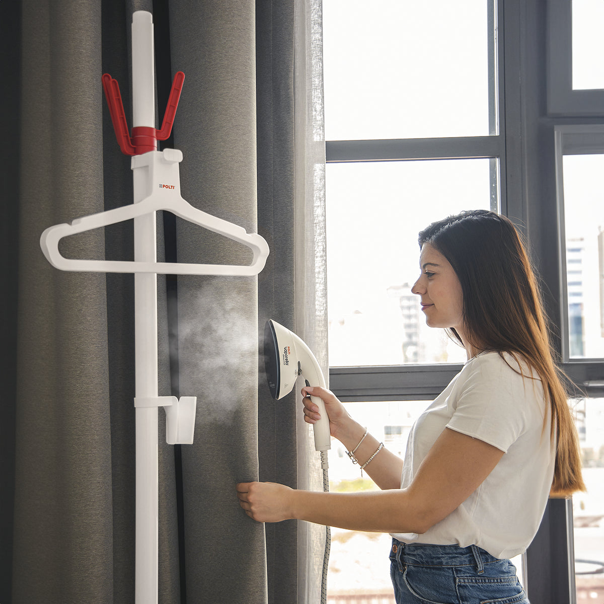 Polti Stand-Dampfglätter GSF80R – 36,5 cm × 30 cm × 184 cm, rot/weiss, vertikale Dampffunktion