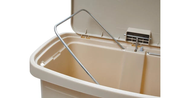Rubbermaid Slim Jim Treteimer – 15,1 l – Kunststoff (PE), rechteckig – beige