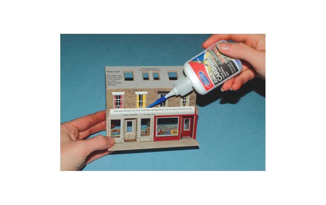 Deluxe Materials Spezialkleber Roket Card – Transparent, 50 ml, für Karton, flüssig, AD57