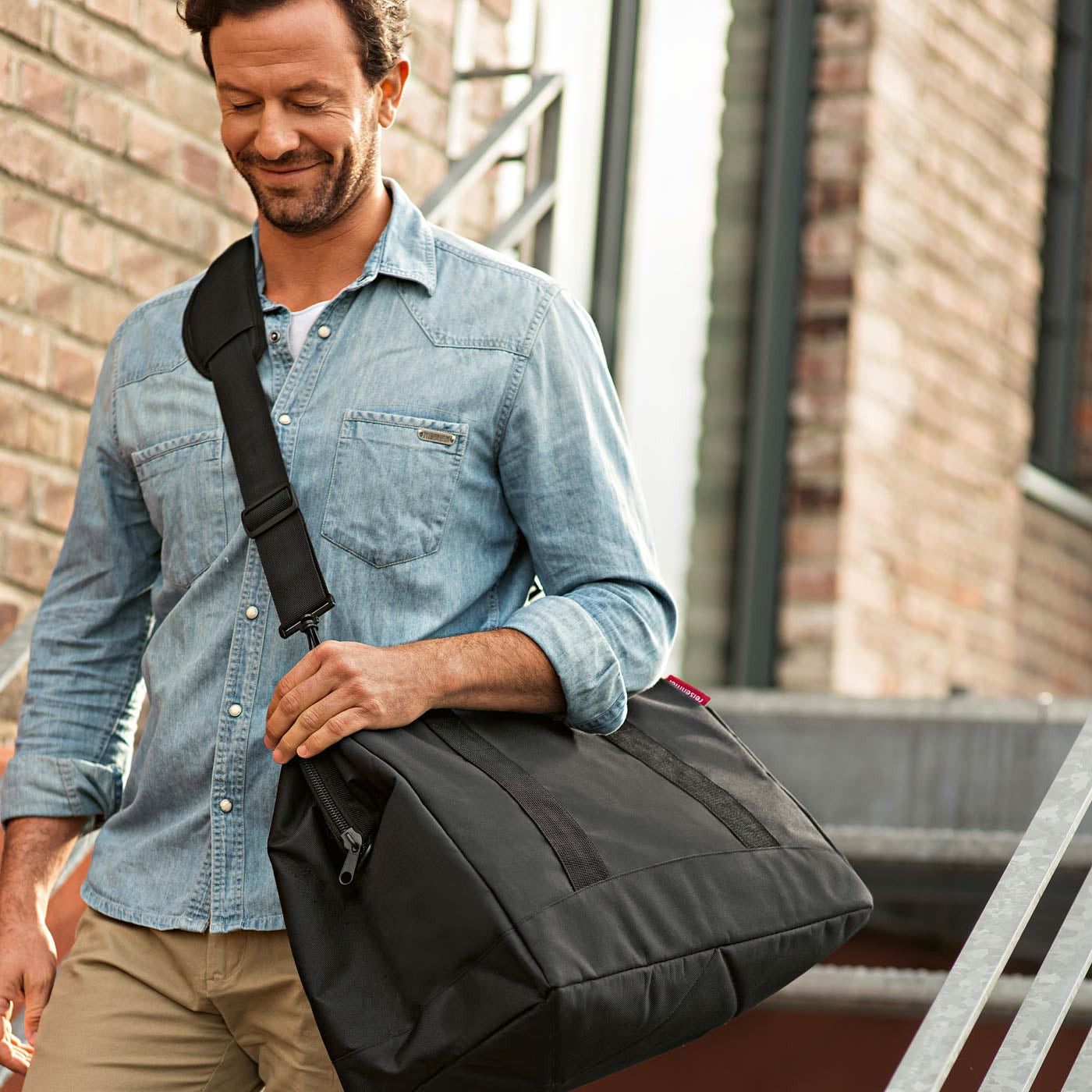 Reisenthel Umhängetasche Allrounder L – 30 l, Polyester, Schwarz, 48 × 39,5 × 29 cm