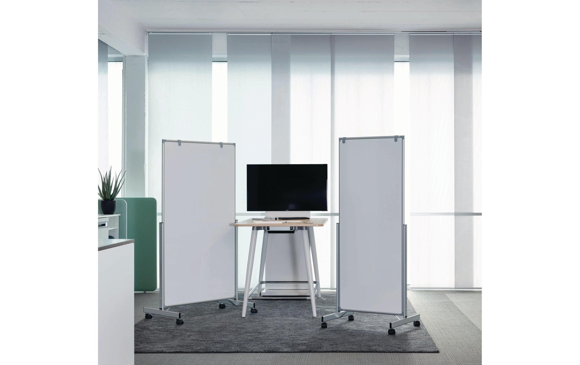 MAUL Whiteboard – 100 × 180 cm, Aluminiumrahmen, mobil