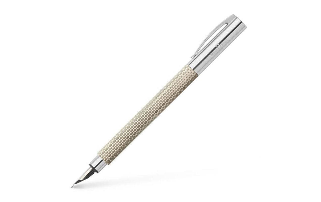 Faber-Castell Ambition White Sand – Federspitze M – für Rechts- & Linkshänder – sand, chrom