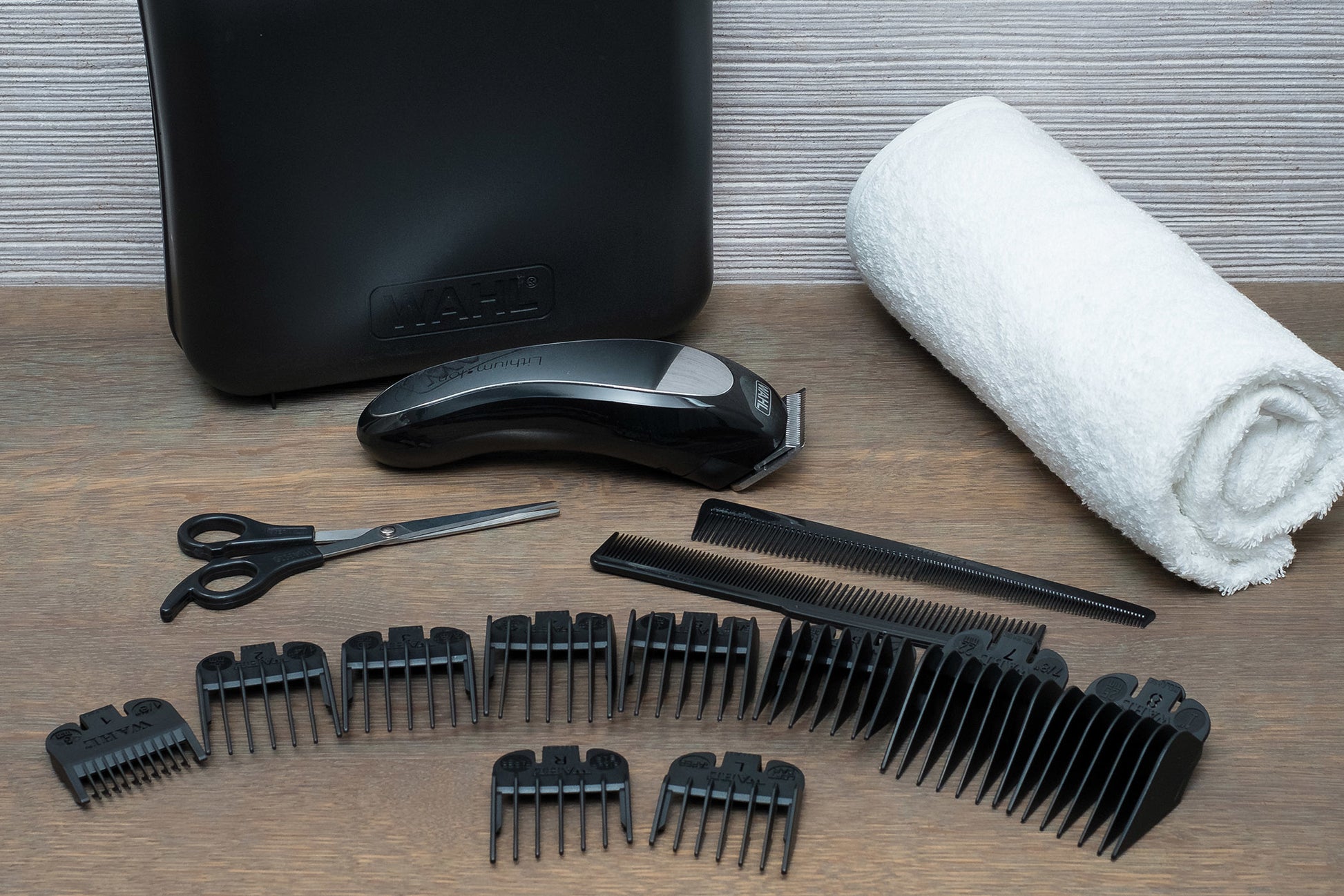 Wahl Haarschneider – Li‑Ion, 90 min Akku, 1–25 mm, 8 Kämme, schwarz/silber