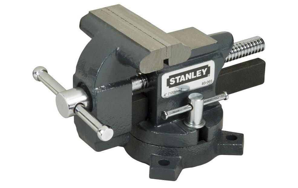 Stanley MAXSTEEL Schraubstock – Spannweite 100 mm, Spannkraft 110 kg, schwenkbarer Sockel – Eisenguss