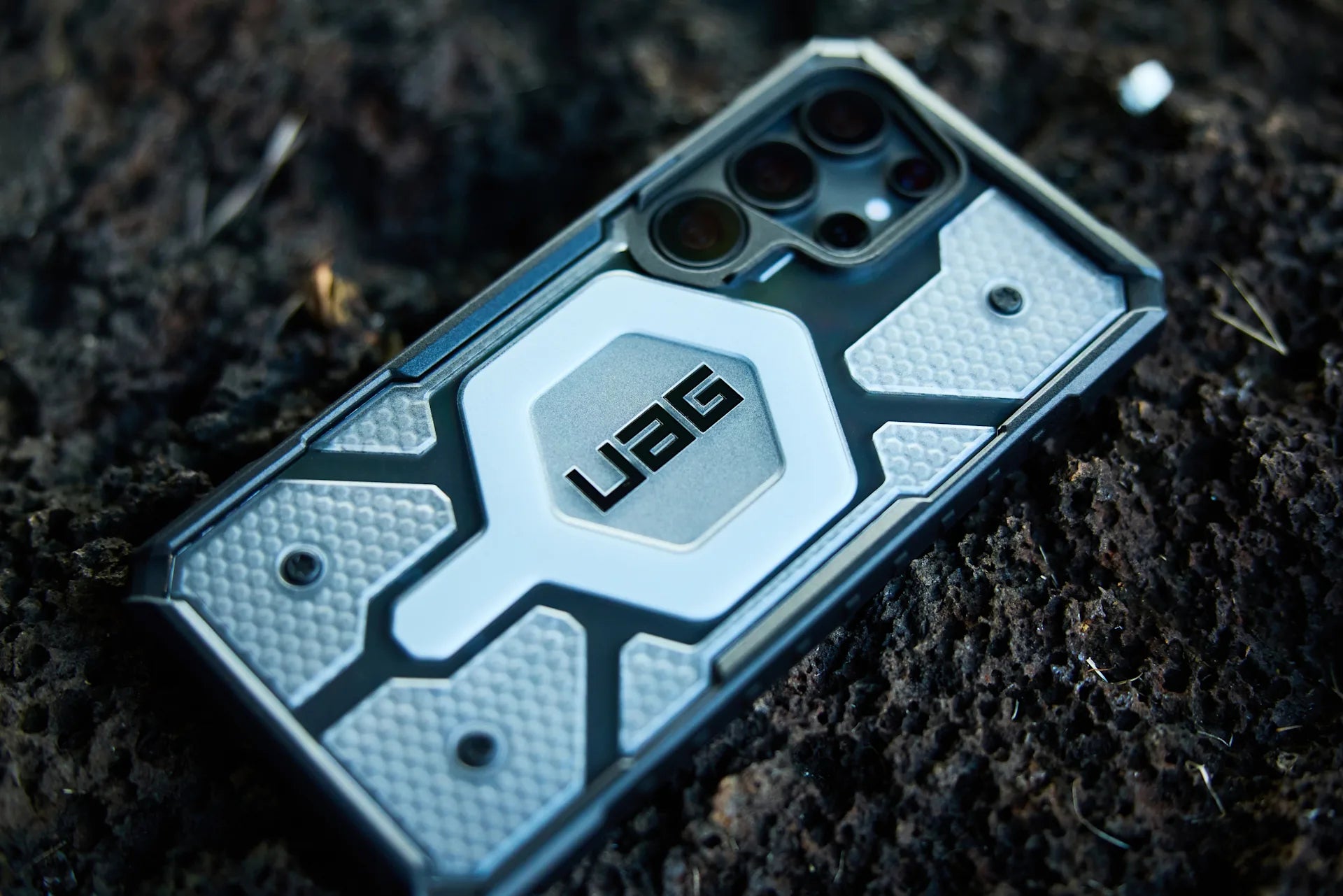Urban Armor Gear Backcover – für Samsung Galaxy S25 Ultra – silber – TPU – MagSafe-kompatibel