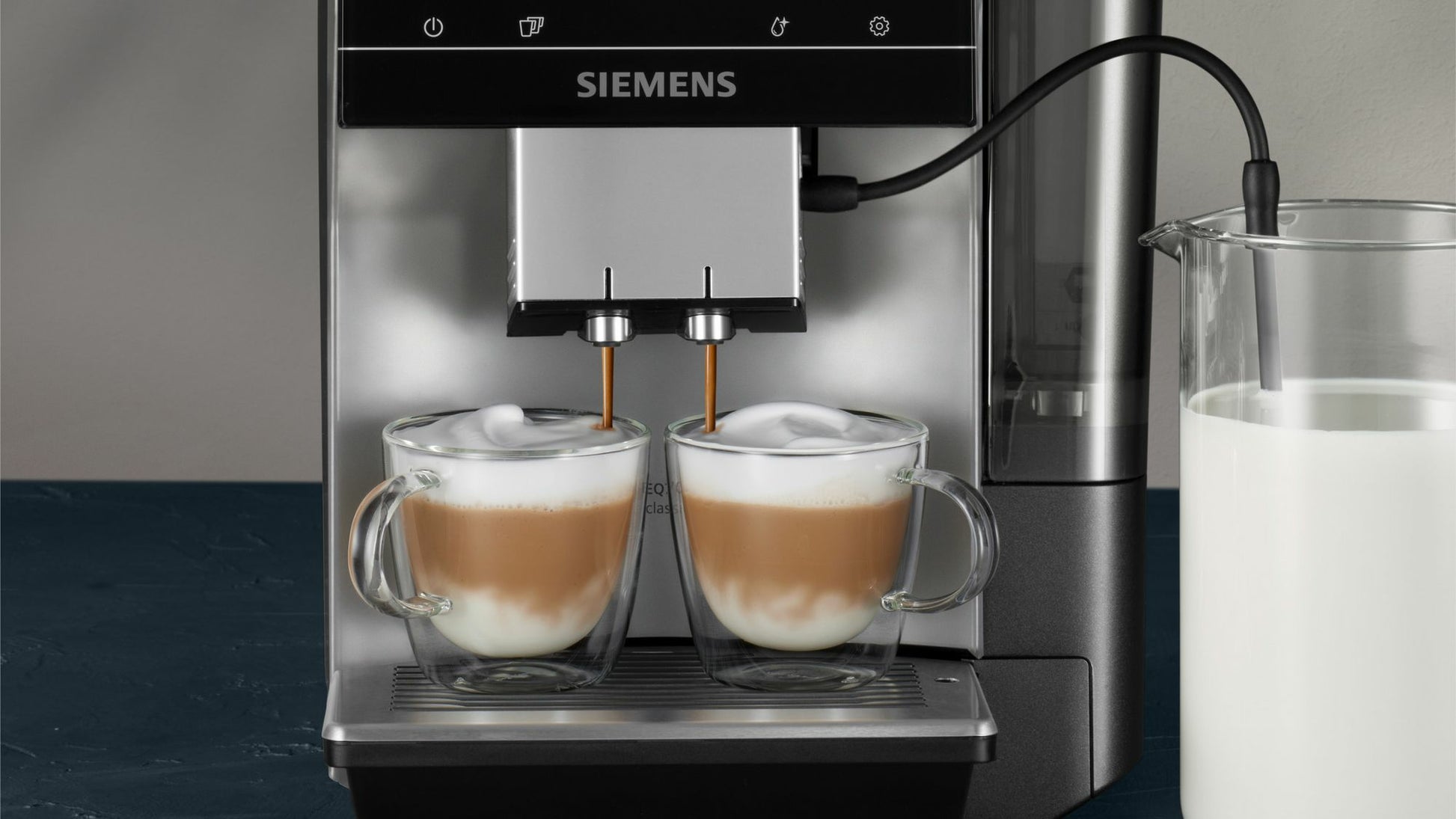 Siemens EQ700 TP715D01 Kaffeevollautomat – 19 bar, 2,4 l, 320 g, Keramik-Mahlwerk, Braun