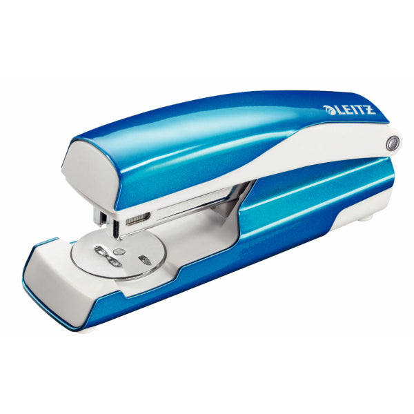 Leitz NeXXt 5502 – Hefter, 30 Blatt, für 24/6, 26/6, Oberlademechanik, Einlegetiefe 38 mm, blau