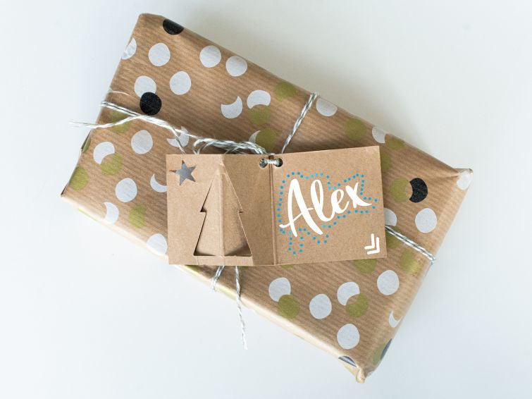 Pilot Bastelset Geschenkanhänger Tannenbaum – 4 Pigmentmarker, 5 Kraftpapiervorlagen – 180 × 105 × 40 mm