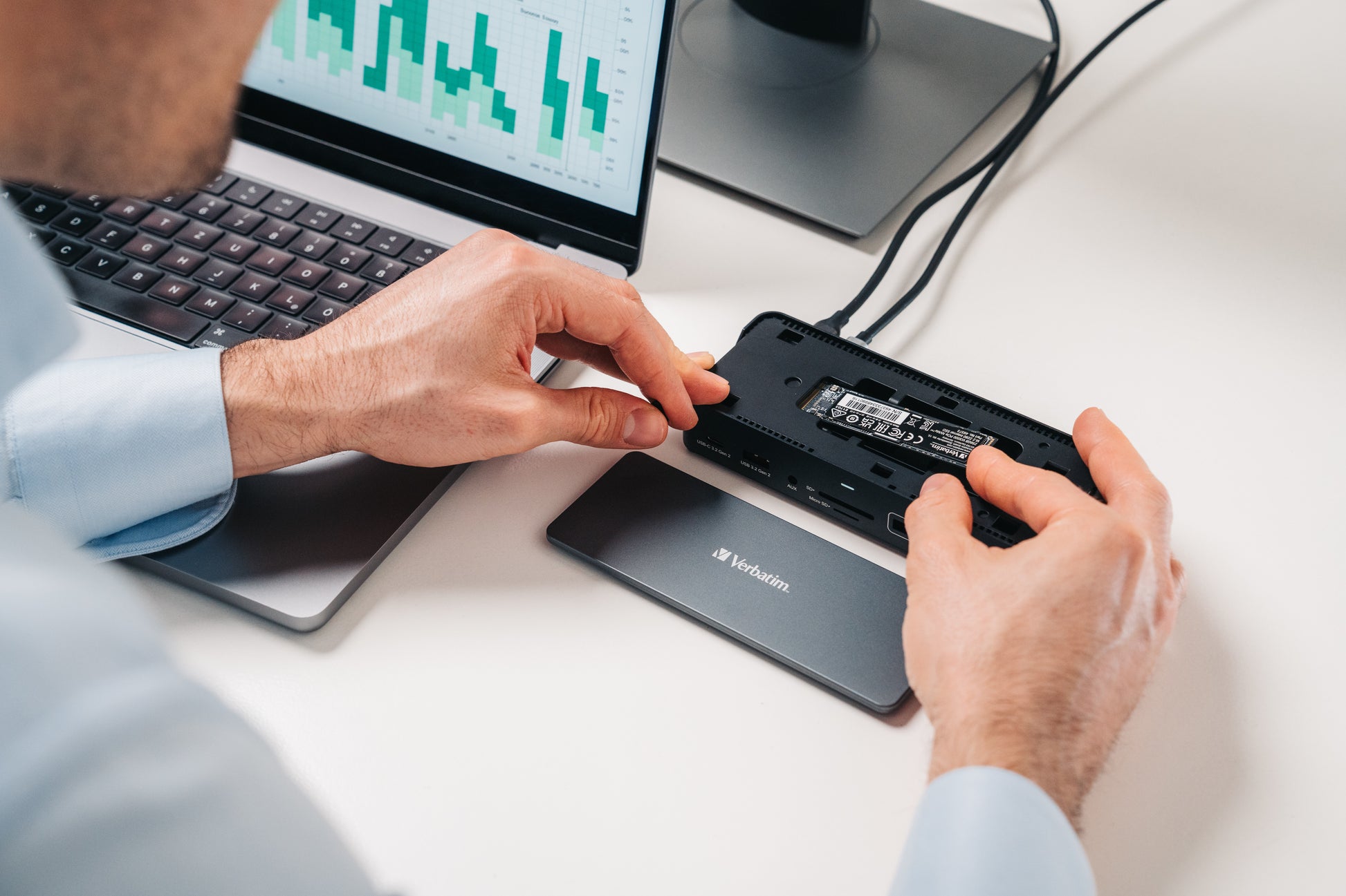 Verbatim CDS-15SSD Dockingstation – USB-C, DP, 2× HDMI, 3× USB-A, 100 W PD, GbE, 256 GB SSD, für Windows/Mac