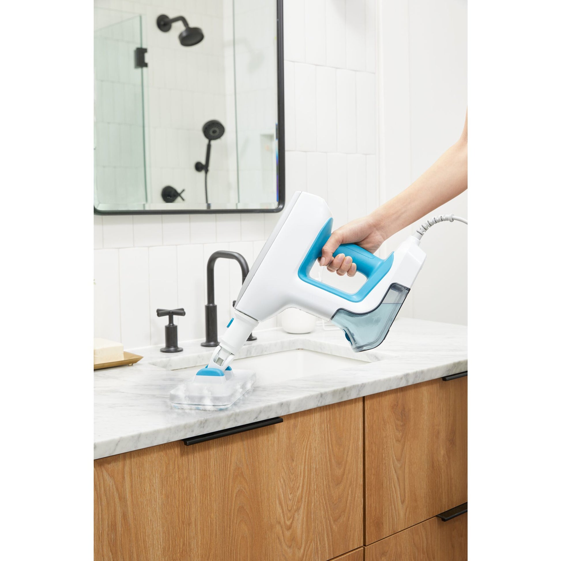 Black & Decker Dampfbesen – 500 ml, türkis, weiss, für Hartböden