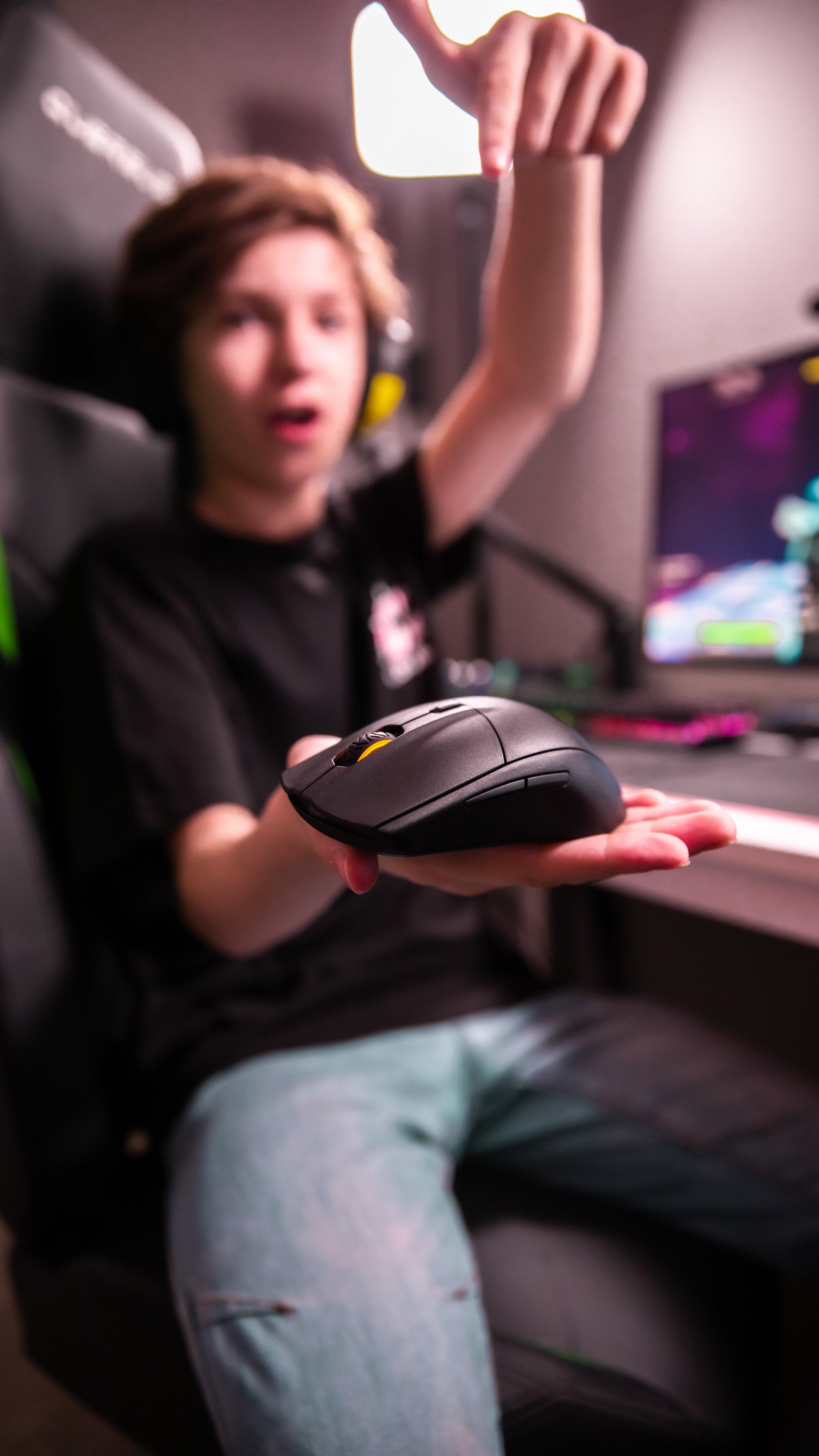 SteelSeries Rival 3 Wireless – Gaming-Maus – Kabellos (Bluetooth/2,4 GHz), 18000 DPI, Rechts, Schwarz
