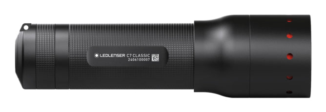 Ledlenser Taschenlampe C7 Classic – 450 lm, 300 m, IP54, Batteriebetrieb 4× AAA – Schwarz