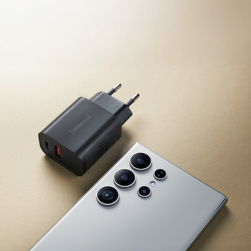 Intenso W30AC USB-Ladegerät 30 W – USB-C×1, USB-A×1 – Schwarz