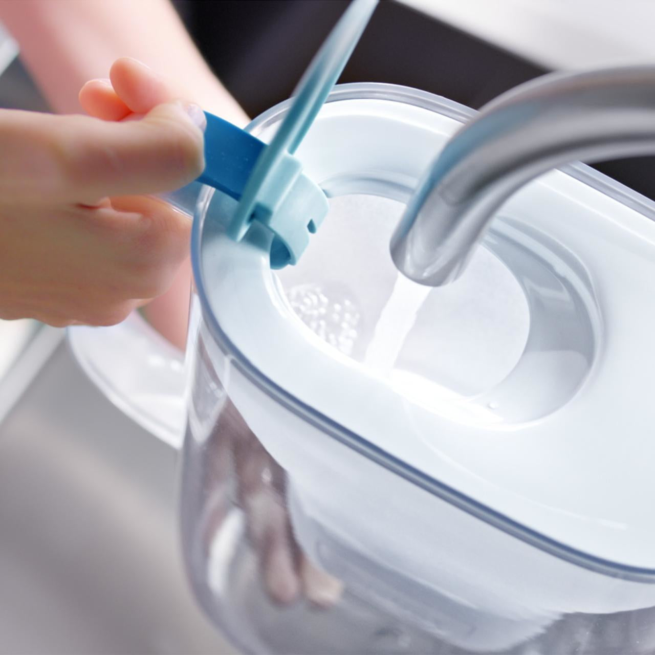 BRITA Style Eco Gletscher – Wasserfilter-Kanne 1,4 l, Filterwechselanzeige, Kunststoff, Hellblau