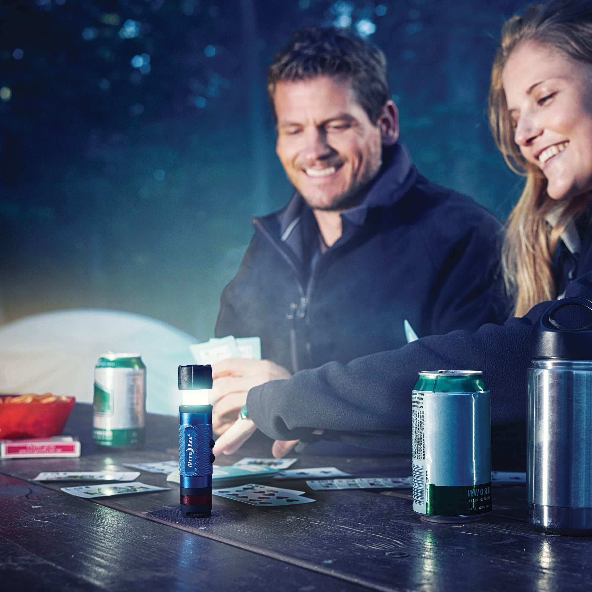 Nite Ize Taschenlampe Radiant 3-in-1 – 80 lm, 50 m, IPX4, AA-Batterie, Glüh-/Blink-/SOS-Modi – Schwarz
