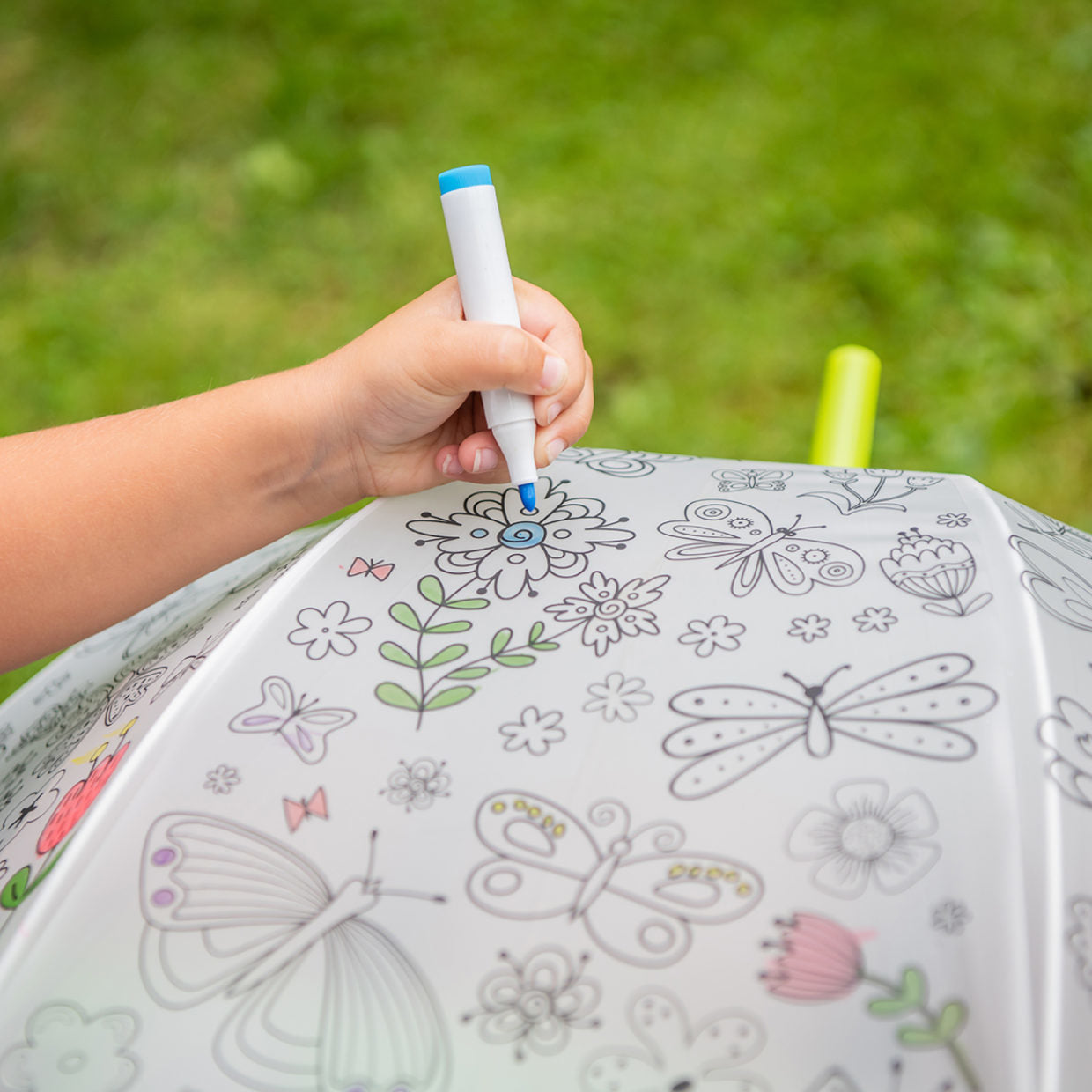 Esschert Design Kinderregenschirm – weiss/grün – Bastelset zum Ausmalen, mit Markern – EVA