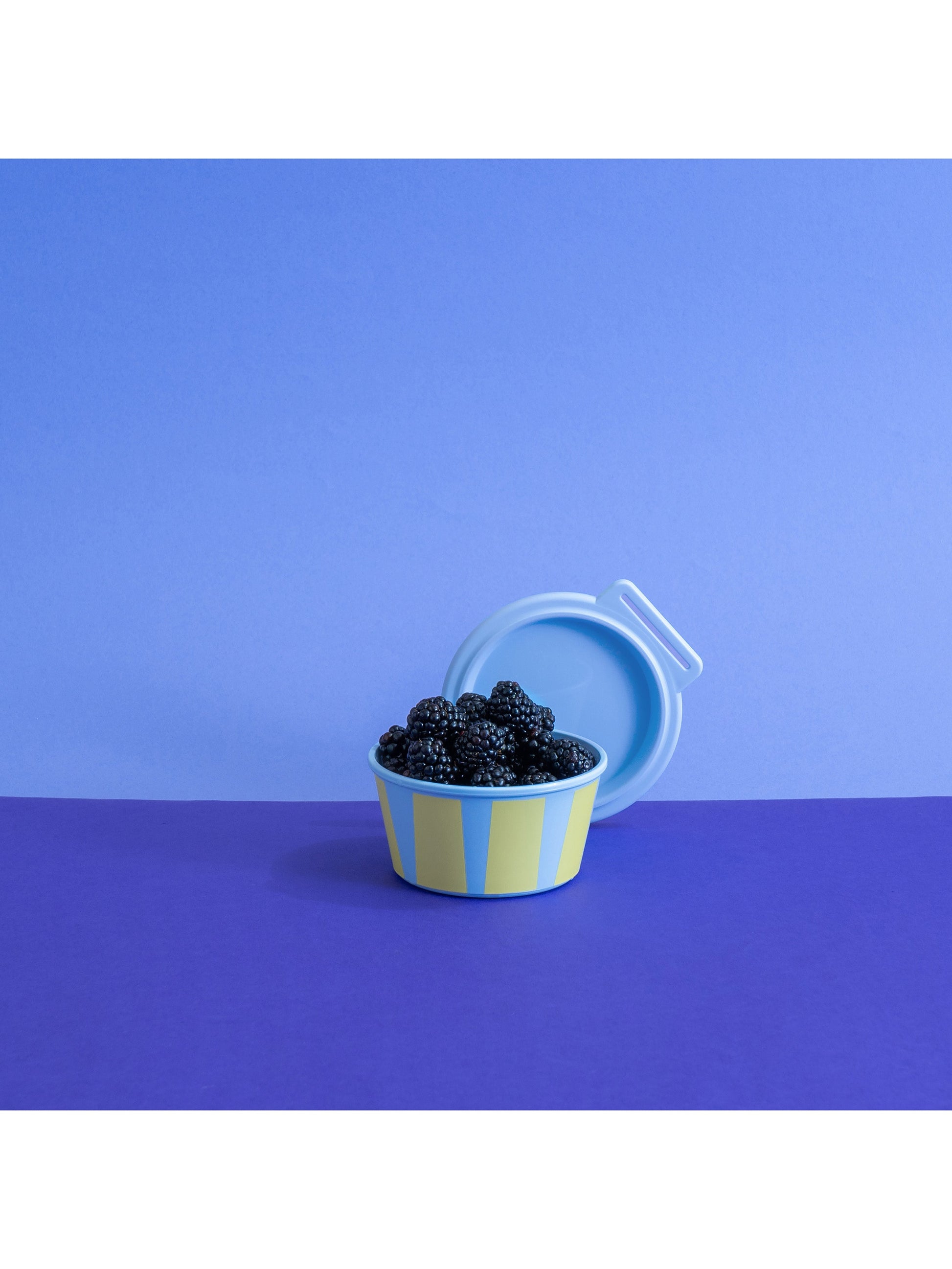 koziol Schüssel Nora – 250 ml, Ø 11 cm, H 5,7 cm, Kunststoff (biozirkulär), Blau/Gelb, spülmaschinenfest