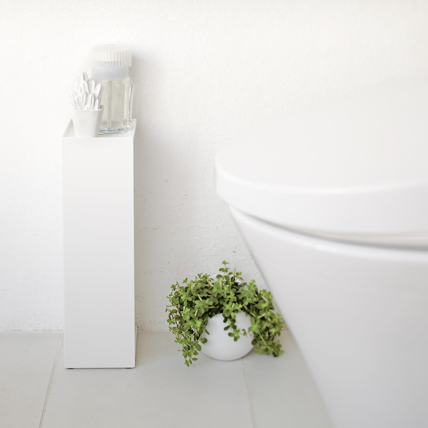 Yamazaki Toilettenpapierständer – Stahl, Weiss, für 3 Rollen, 11,5 × 11,5 × 38,5 cm