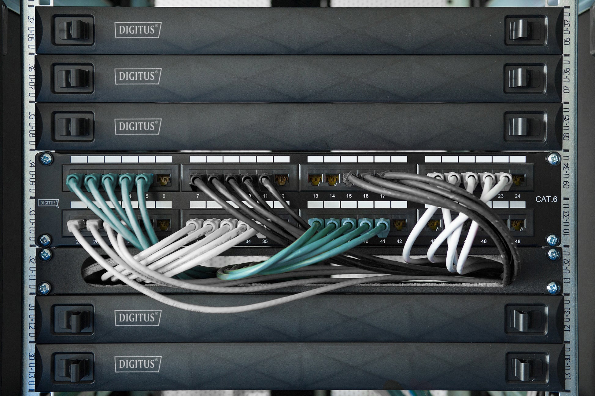 Digitus Keystone-Modul Cat6a, geschirmt – RJ-45, LSA, 10GBase-T, 500 MHz, werkzeugfrei, 48er-Pack, Silber