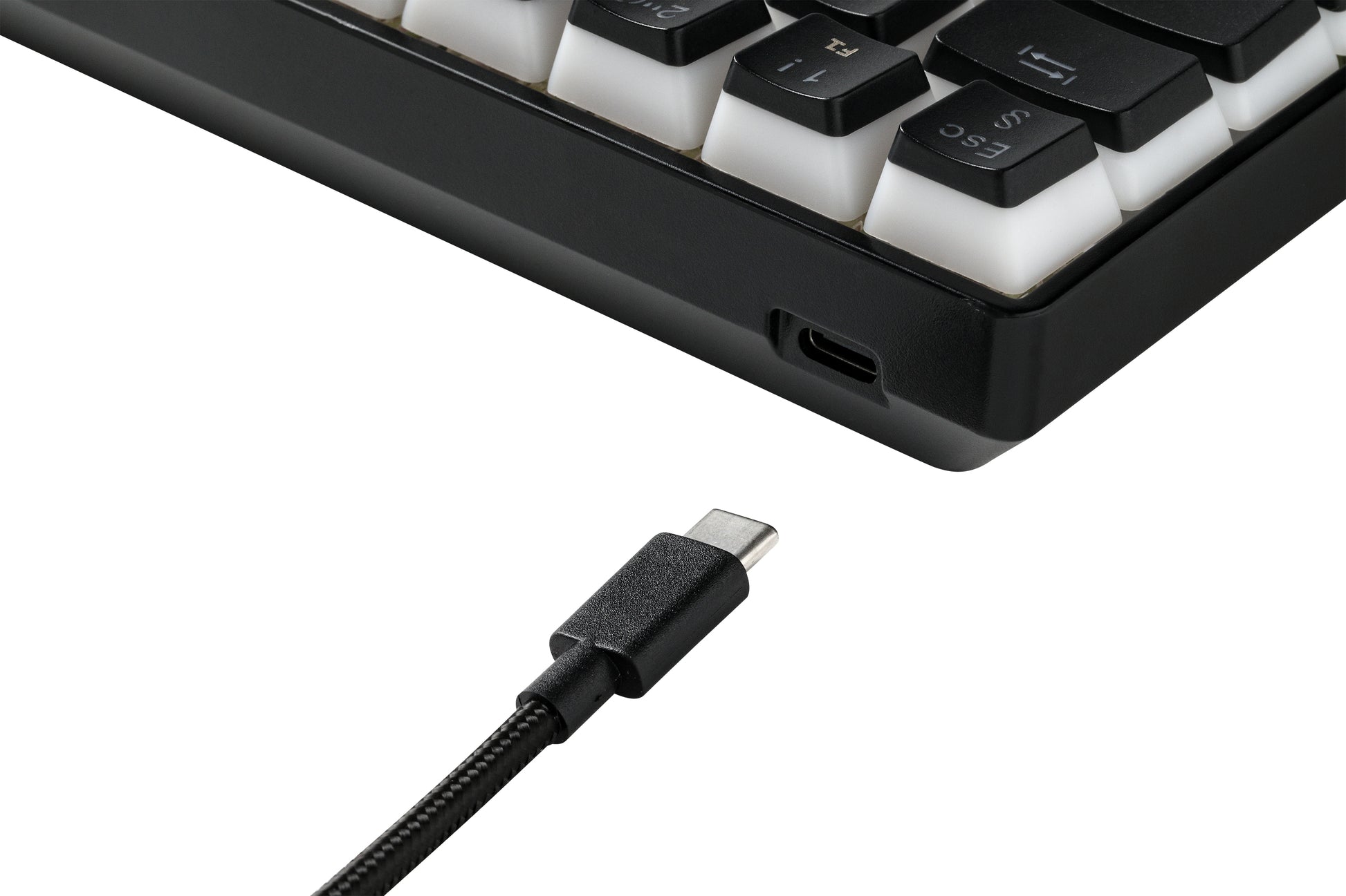 Deltaco Gaming GAM-075V2 – Gaming-Tastatur 60% – Mechanisch – USB-C – RGB – QWERTZ (CH) – Schwarz