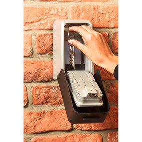 Master Lock Schlüsselsafe 5426EURD-DE – Elektronikschloss – 0,1 l – Wassergeschützt – Wandmontage – Grau